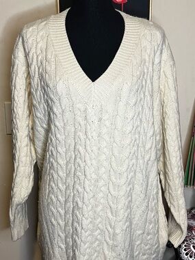 Classic Cable Knit V-Neck Tunic- Cream